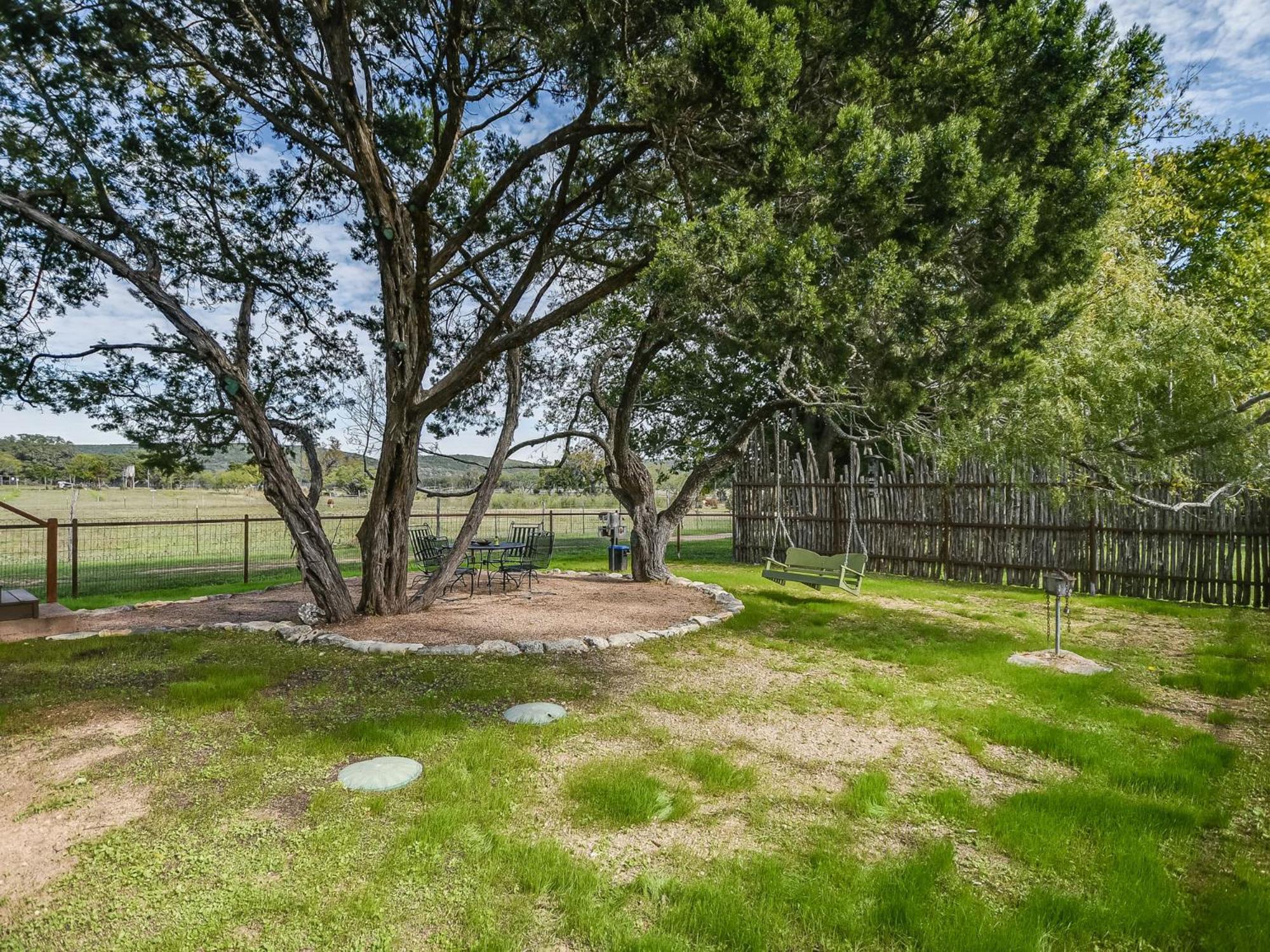 Montesino Ranch Lodging Villa Wimberley Eksteriør billede